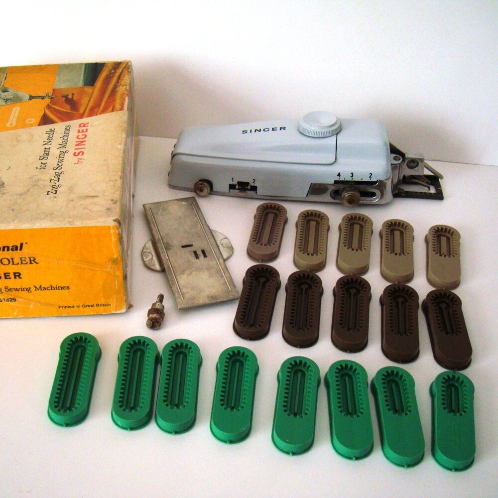 Singer Professional Buttonholer 161829 for Slant Needle Zig-Zag Sewing Machine